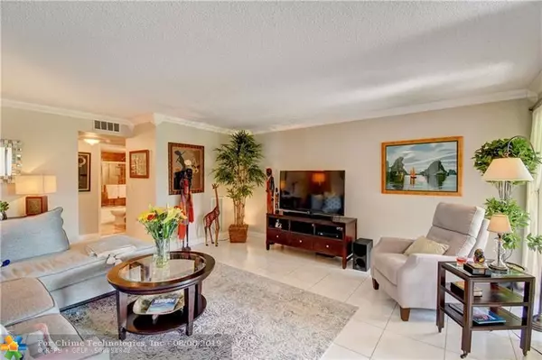 Boca Raton, FL 33433,5650 Camino Del Sol  #104