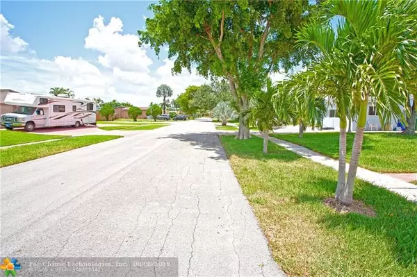 Pembroke Pines, FL 33024,1810 NW 88th Way