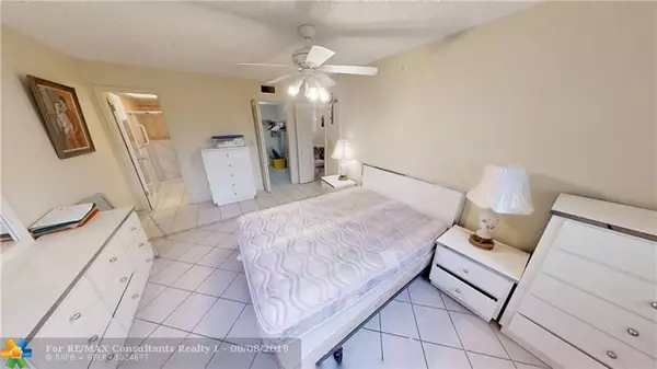 Palm Springs, FL 33461,729 Lori Dr  #205