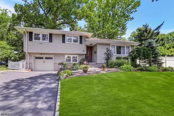47 HEMLOCK DR, Paramus Boro, NJ 07652