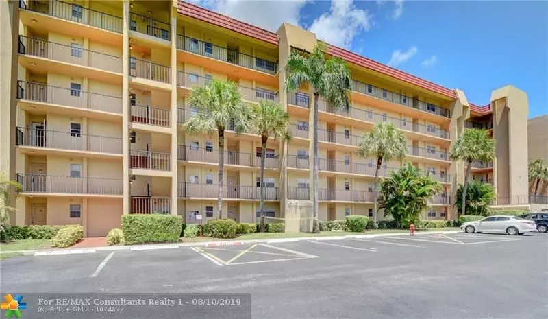 3755 Via Poinciana  #203, Lake Worth, FL 33467