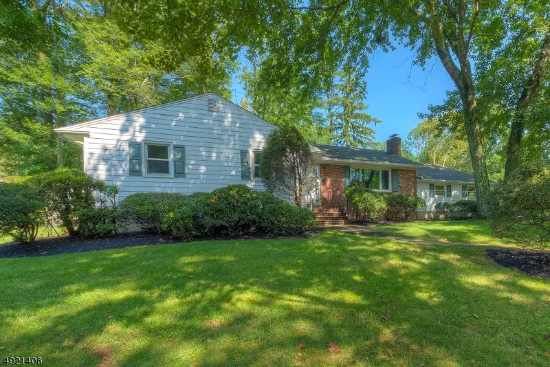 1120 WYOMING DR, Mountainside Boro, NJ 07092