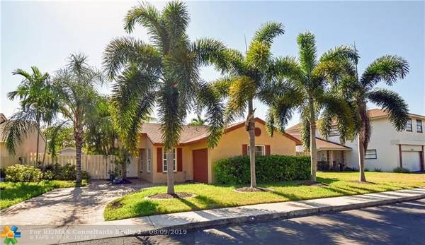 660 Pine Ridge Ter, Davie, FL 33325