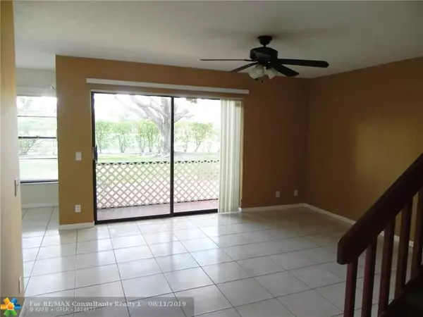 Plantation, FL 33324,9039 Vineyard Lake Dr  #9039