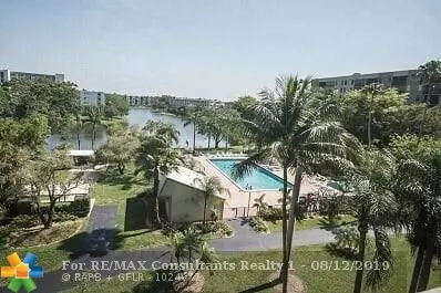 Pompano Beach, FL 33069,2205 S Cypress Bend Dr  #501