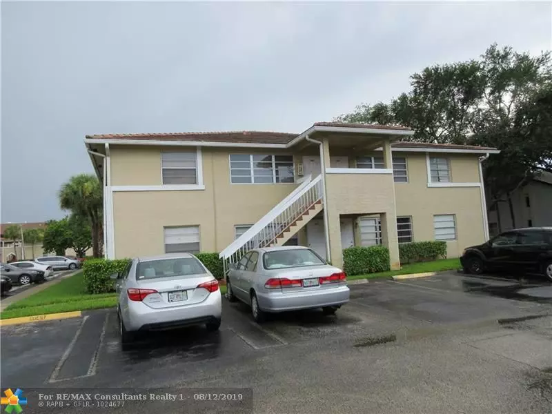 Coral Springs, FL 33071,842 Twin Lakes Dr  #19D