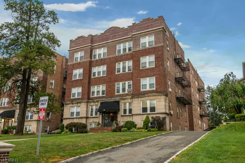 Montclair Twp., NJ 07042,16 FOREST ST C6401 #401