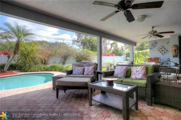 Plantation, FL 33317,884 Petunia Dr