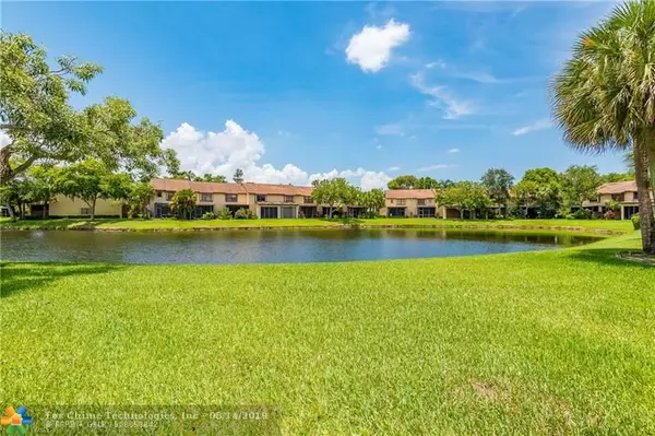 Coconut Creek, FL 33063,3950 Cocoplum Cir  #E