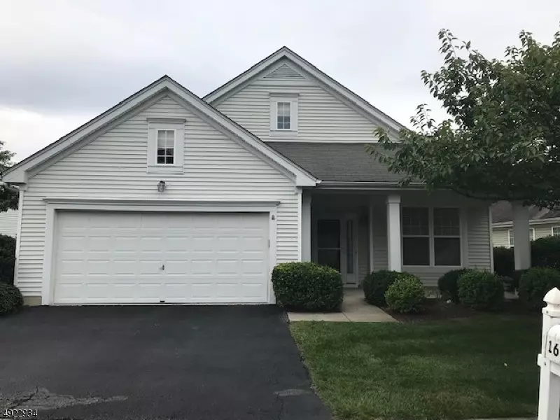 16 COVENTRY CIR, White Twp., NJ 07823