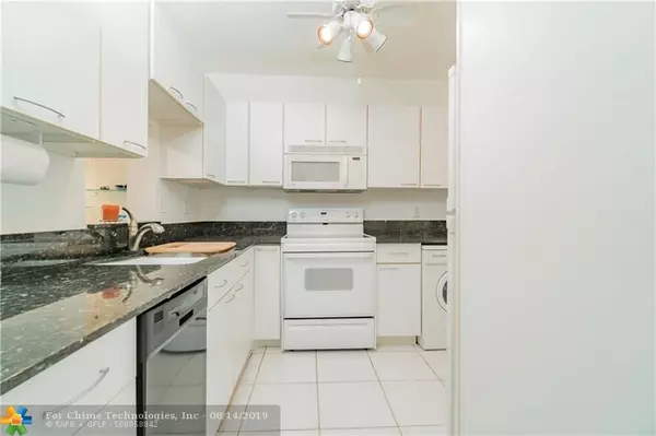 Lauderdale By The Sea, FL 33308,6000 N Ocean Blvd  #6E