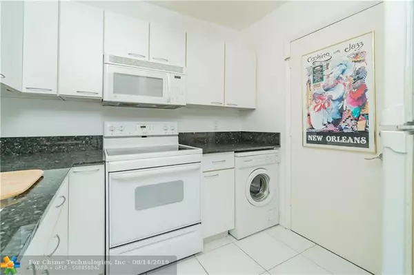 Lauderdale By The Sea, FL 33308,6000 N Ocean Blvd  #6E