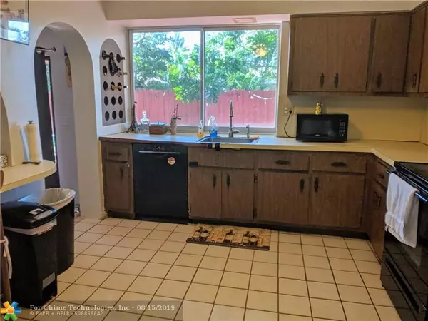 Sunrise, FL 33313,6271 NW 13 St