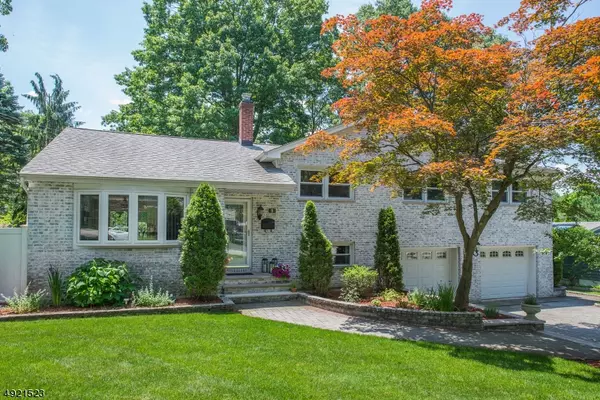 9 WINDSOR DR, Park Ridge Boro, NJ 07656