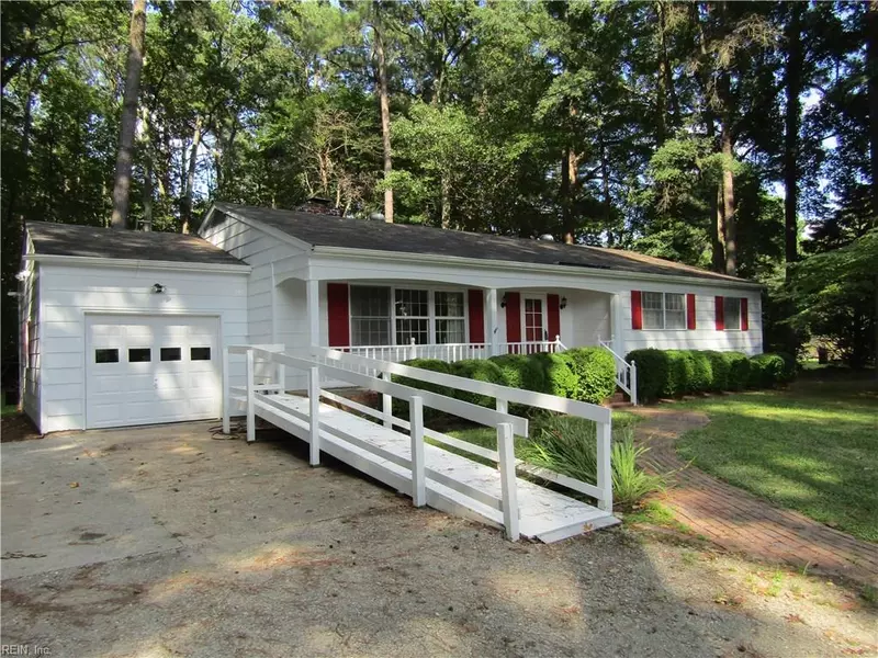 118 Hunts Neck RD, Poquoson, VA 23662