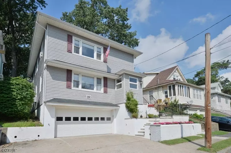 32 E PROSPECT ST, Hawthorne Boro, NJ 07506