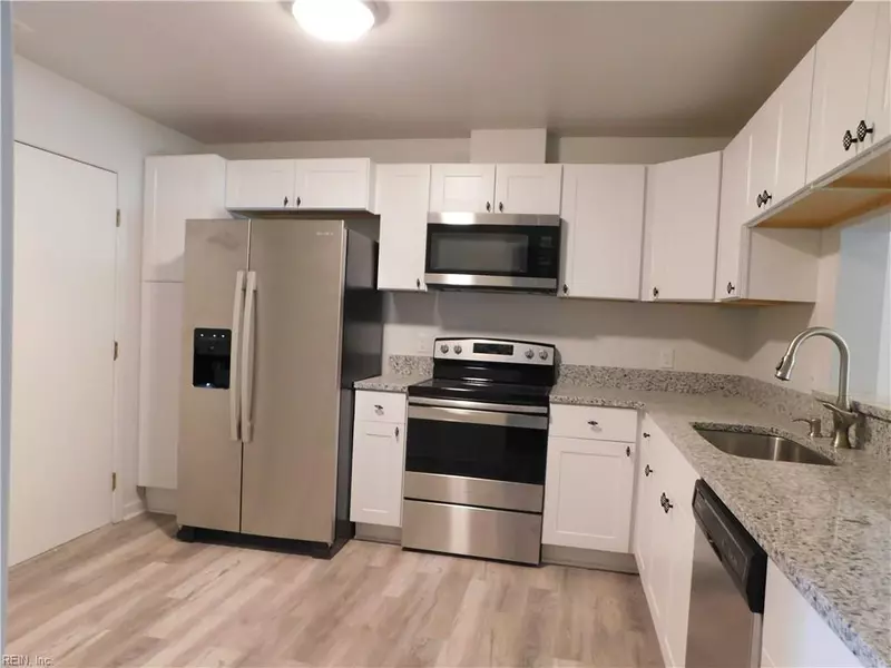 4627 Fern Oak CT, Virginia Beach, VA 23462