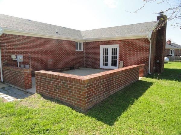 Franklin, VA 23851,724 Canterbury CT