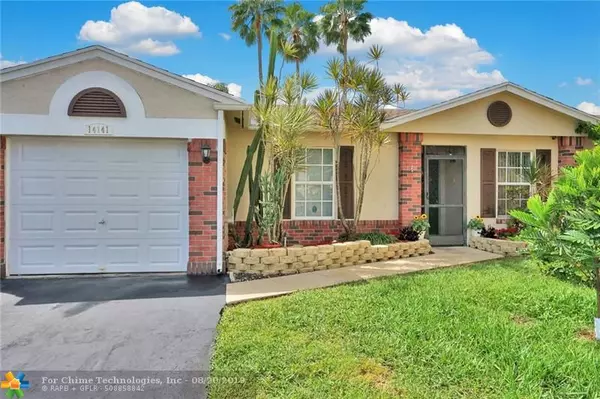 14141 Langley Pl, Davie, FL 33325
