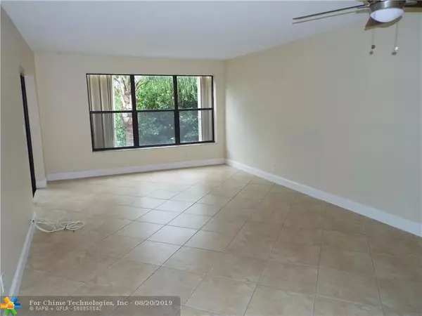 Pompano Beach, FL 33069,2307 S Cypress Bend Dr  #307