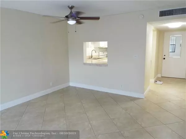 Pompano Beach, FL 33069,2307 S Cypress Bend Dr  #307