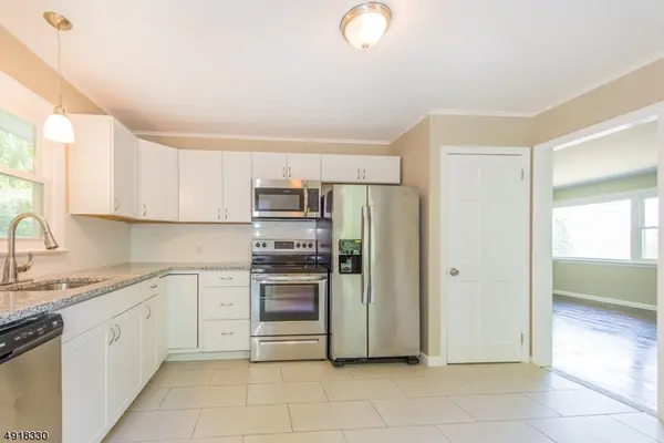 15 OVERLOOK DR, Sussex Boro, NJ 07461