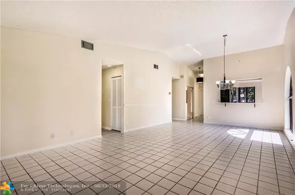 Weston, FL 33326,16624 Greens Edge Cir  #76