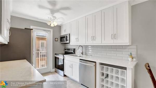 Lighthouse Point, FL 33064,2753 NE 28th St  #10E