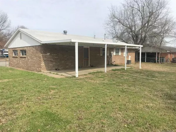 Stratford, OK 74872,121 Sherry Drive