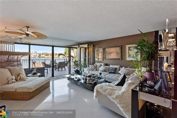 Hallandale, FL 33009,136 Golden Isles Dr  #202