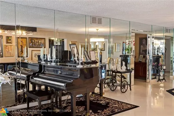 Hallandale, FL 33009,136 Golden Isles Dr  #202