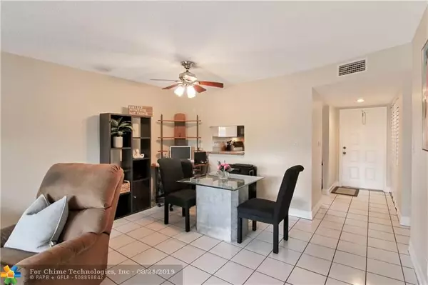 Boca Raton, FL 33428,9220 SW 3rd St  #915