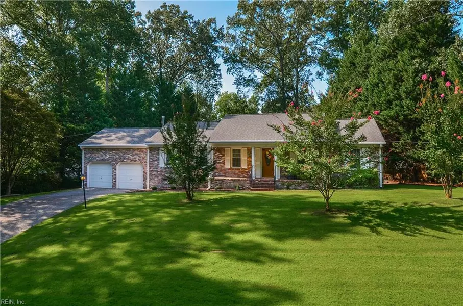 161 E Rexford DR, Newport News, VA 23608