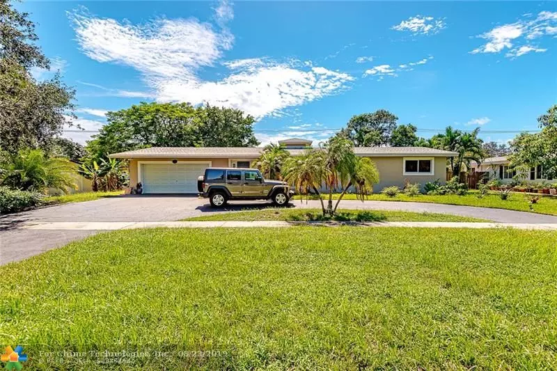 382 S Fig Tree Ln, Plantation, FL 33317