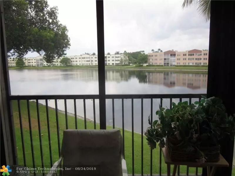 7529 Fairfax Dr  #201, Tamarac, FL 33321