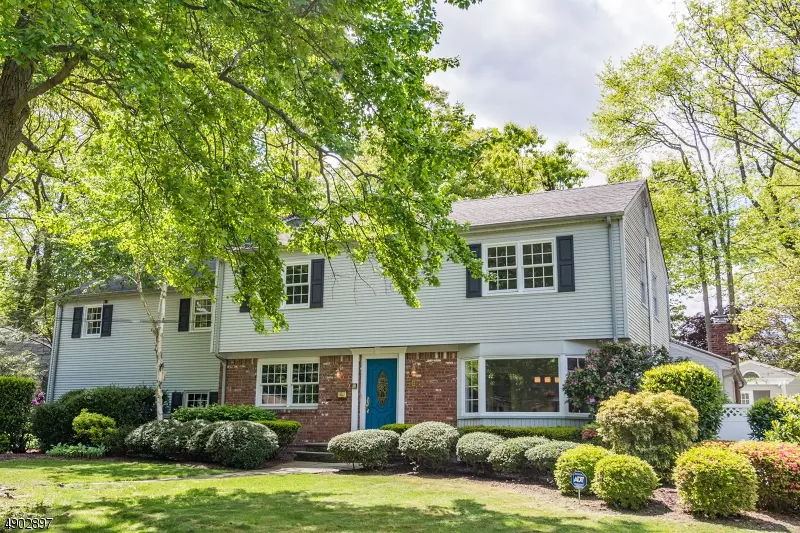 Oradell Boro, NJ 07649,87 DEERFIELD CT