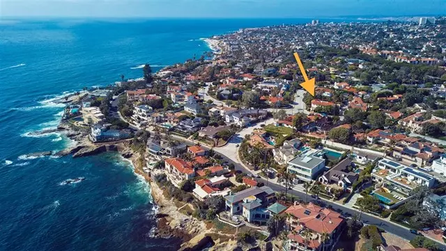 La Jolla, CA 92037,211 Avenida Cortez