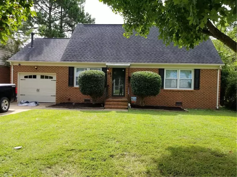 14 Sweetbriar DR, Newport News, VA 23606