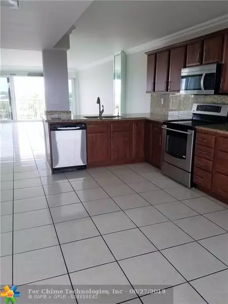 Pompano Beach, FL 33062,2611 N Riverside Dr  #806