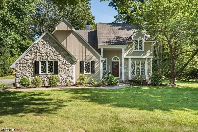 100 LYNN DR, Byram Twp., NJ 07821