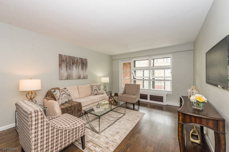 5 ROOSEVELT PL 2E #2E, Montclair Twp., NJ 07042