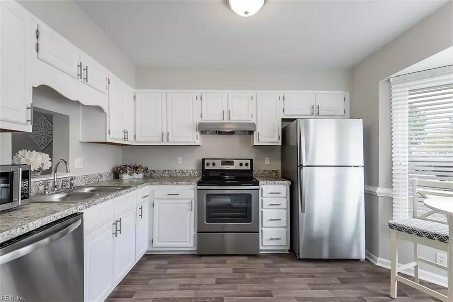 225 Mannings LN, Virginia Beach, VA 23462