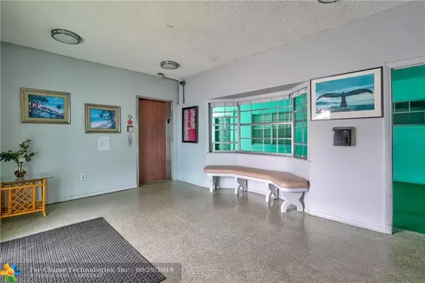 Lauderdale Lakes, FL 33319,4401 NW 41st St  #202