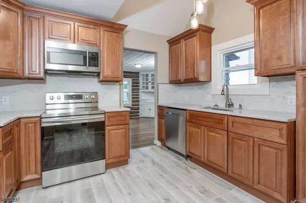 17 COLUMBUS RD, Sparta Twp., NJ 07871