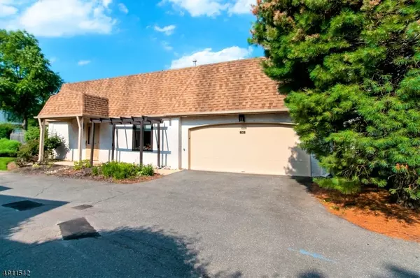 30 CARRIAGE PL, Edison Twp., NJ 08820