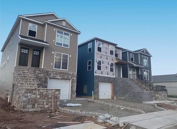 216 S 2ND ST, Elizabeth City, NJ 07206