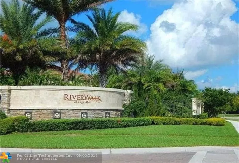 104 Riverwalk Circle East, Plantation, FL 33325