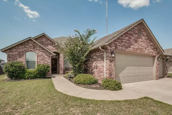 3313 Paul Drive, Moore, OK 73160