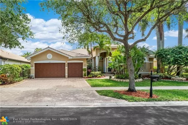 19244 Natures View Ct, Boca Raton, FL 33498