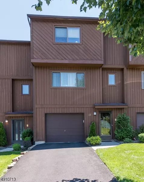 42 METRO VISTA DR, Hawthorne Boro, NJ 07506